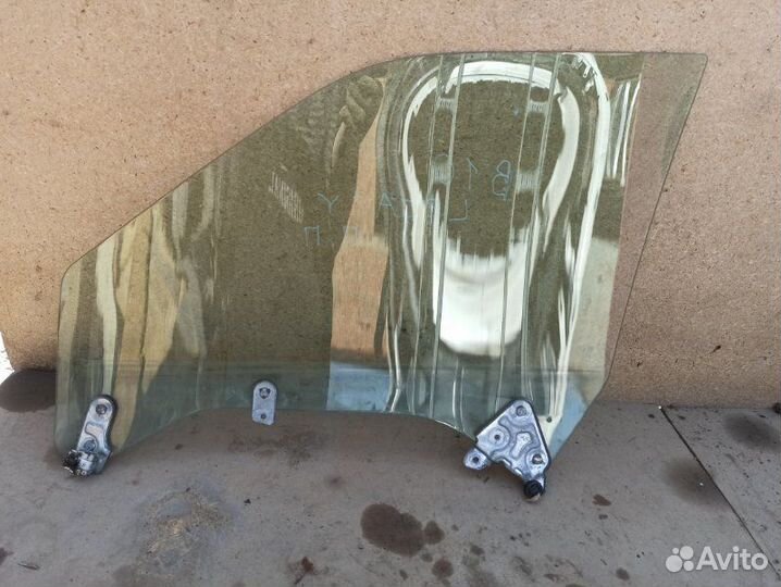 Стекло переднее правое Subaru Legacy B10 EJ22