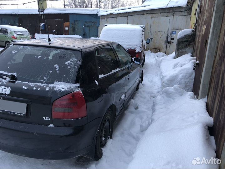 Audi A3 1.6 МТ, 1998, 350 000 км