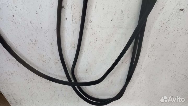 Уплотнитель двери Volvo XC90