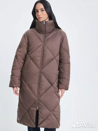 Пальто зимнее с воротником стойкой