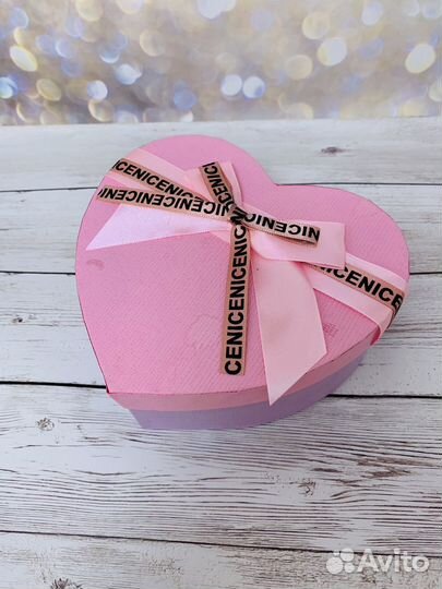 Подарочная коробка