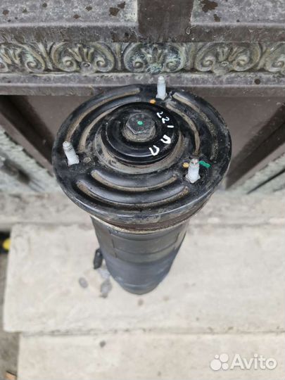 Гидроамортизатор передний Mercedes W221/CL216