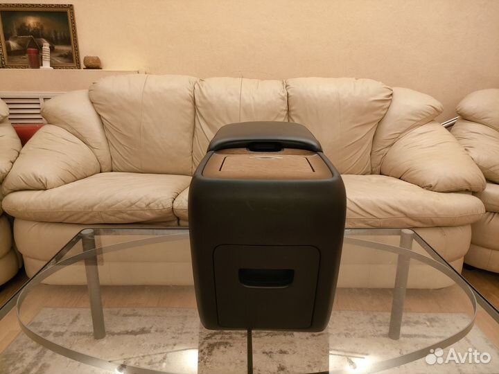 Бардачок между сидений от lnfiniti QX56