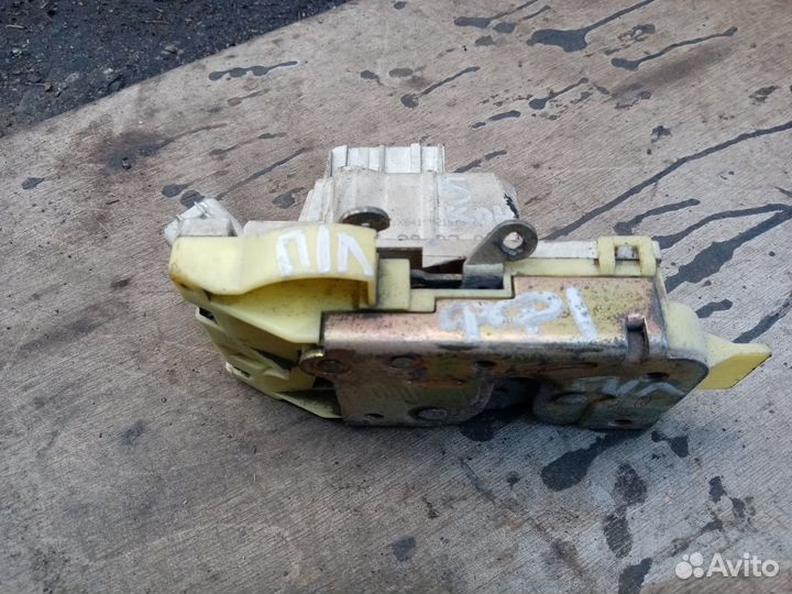 Замок передн/левый Форд Фокус1/2003 год