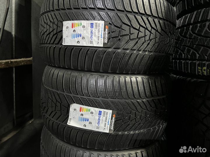 Hankook Winter I'Cept Evo 3 W330 285/30 R20 и 275/35 R19 96W