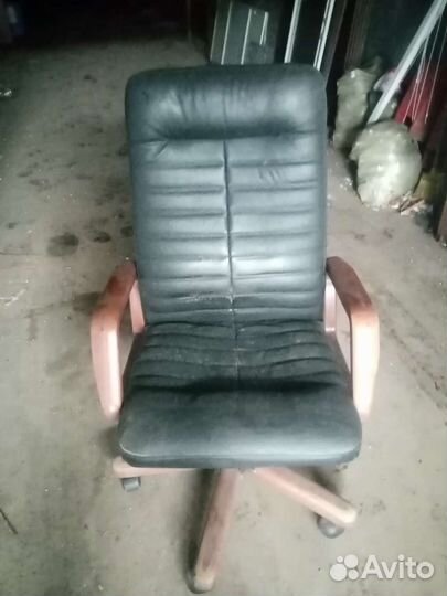 Стол и стулья