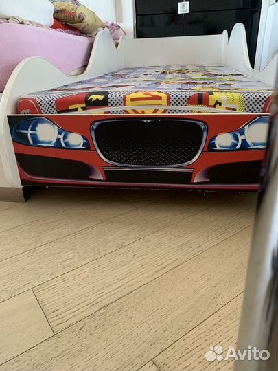Детская кровать машина