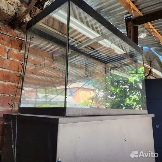 Террариум с тумбой