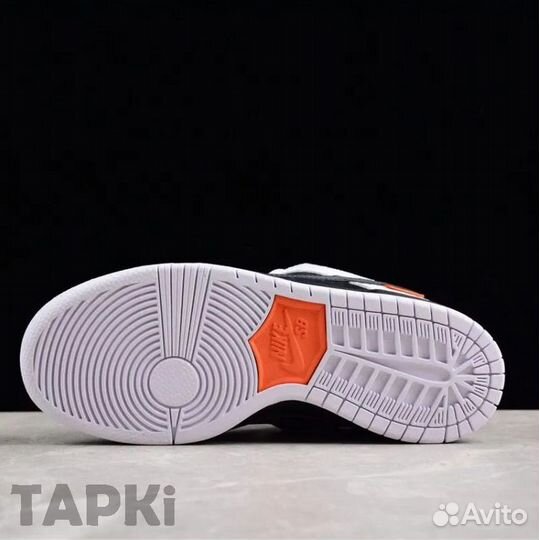 Кроссовки Nike SB Dunk Low x Tightbooth