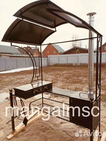 Мангал с крышей