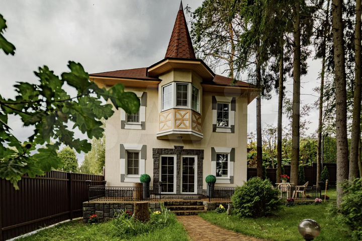 Дом 160 м² на участке 80 сот.