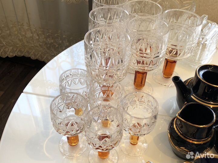Хрустальные бокалы и рюмки