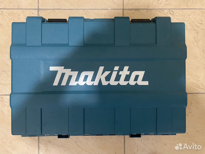 Отбойный молоток Makita 1203 C оригинал новый