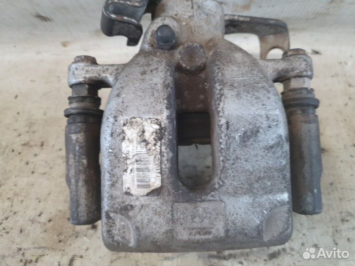 Суппорт задний левый Peugeot 3008 2015