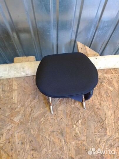 Подголовник заднего сиденья Kia Rio 3 Solaris