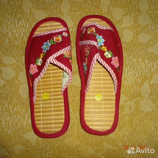 Шлепанцы массажные женские с вышивкой mahxahг