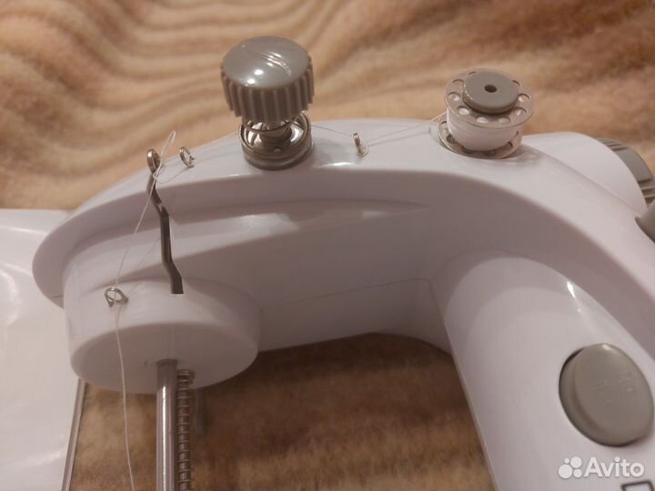 Мини швейная машинка