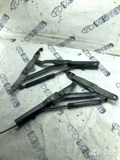 Петля багажника Audi 80 B3