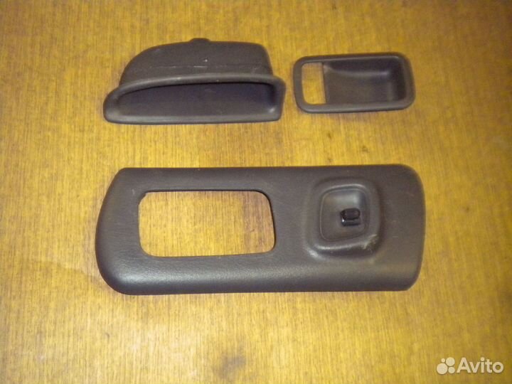 Накладка правой ручки Subaru Impreza GF2