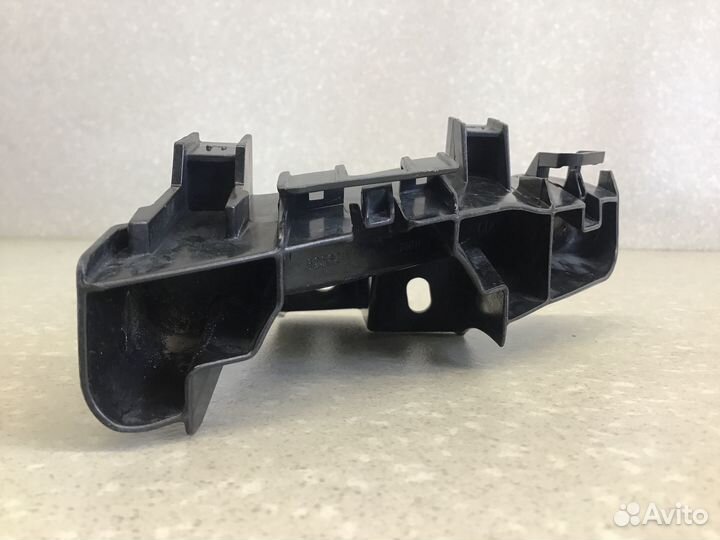 Кронштейн заднего бампера правый Lexus NX 200 300H