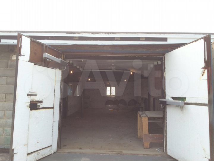 Гараж, > 30 м²