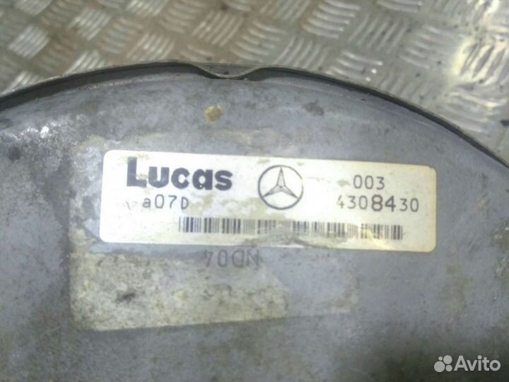 Вакуумный усилитель тормозов Mercedes E W124