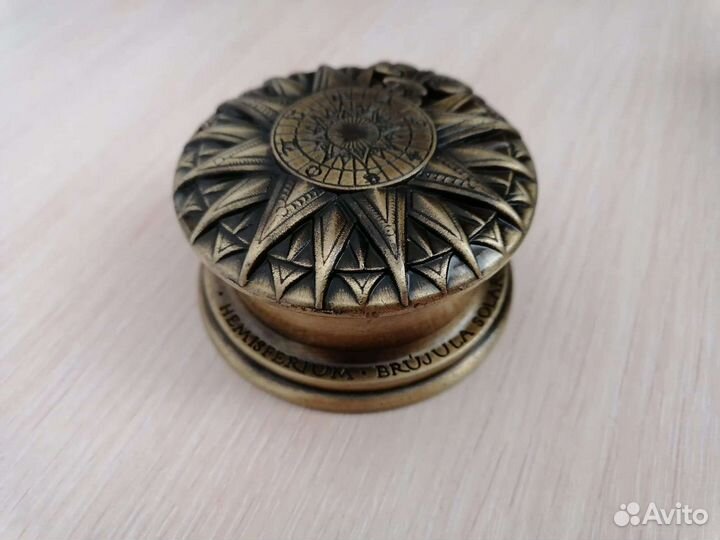 Компас hemisferium