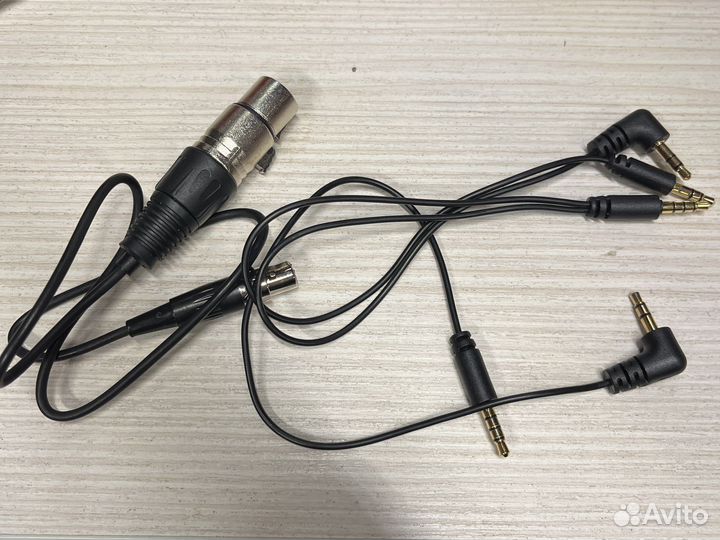 Накамерный микшер Saramonic CaMixer