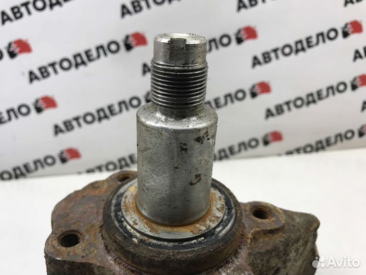 Кулак задний левый Mazda 626 GF 2001 г.в