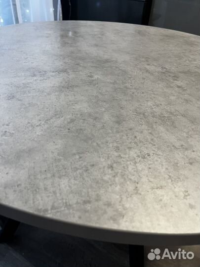 Стол кухонный