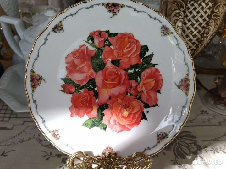 Винтажная декоративная тарелка Royal Albert Розы