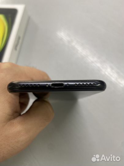 iPhone SE (2020), 64 ГБ