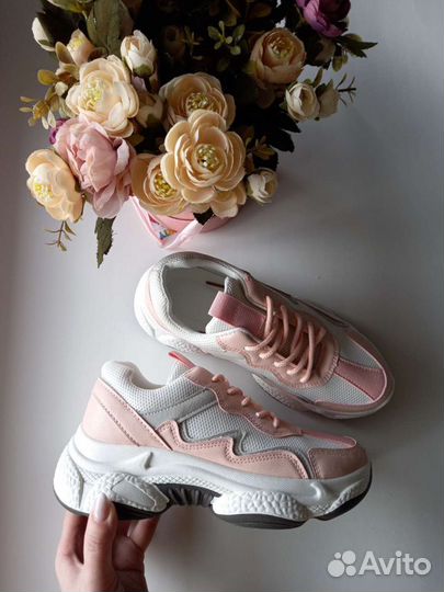 Кроссовки женские 38,41