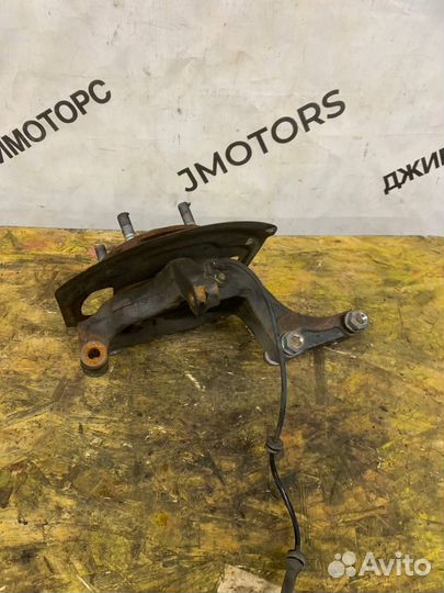 Кулак поворотный левый ступица Peugeot 3008