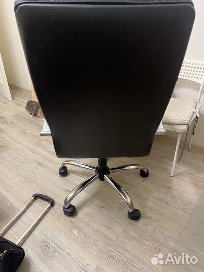 Компьютерное кресло руководителя
