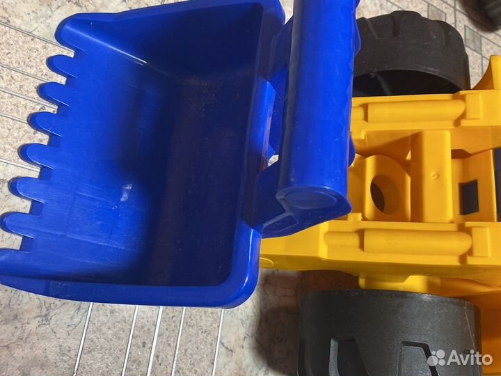 Трактор детский