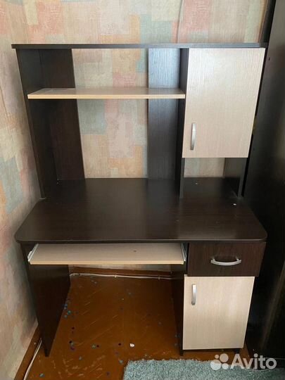 Компьютерный стол