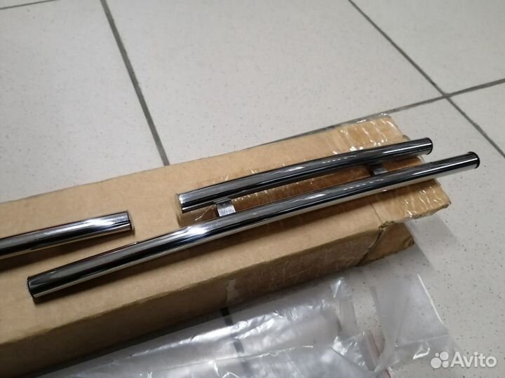 Хром накладка верхн решетки радиатора Хендай IX35