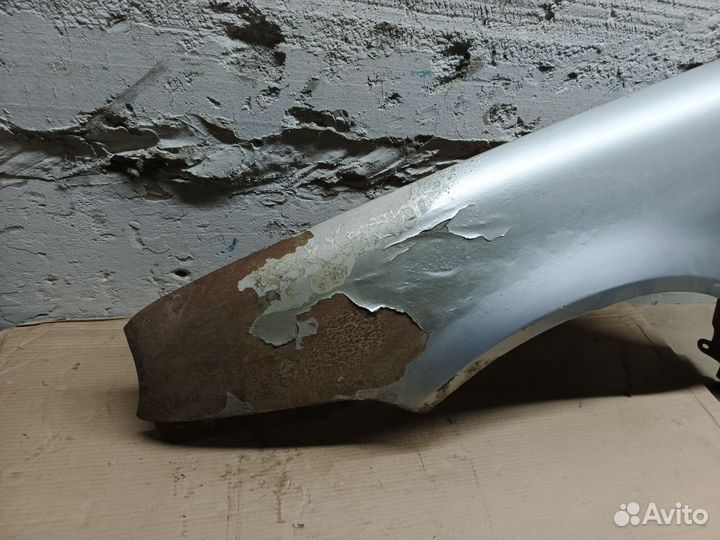 Крыло переднее левое Golf 4