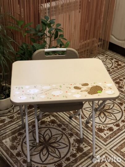Детский стол и стул
