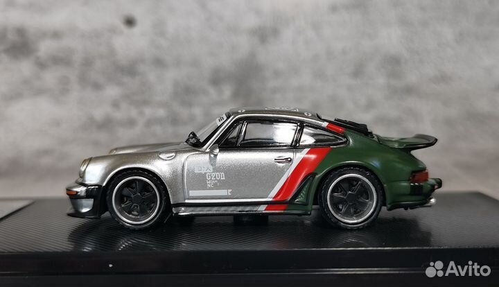 Porsche 911 turbo Cyberpunk 2077 модель 1:64