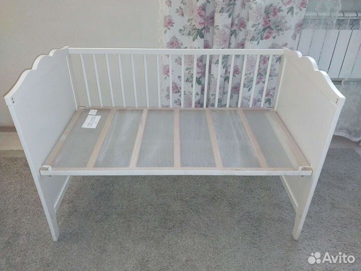 Белая детская кроватка Икеа Хенсвик, матрас, доска