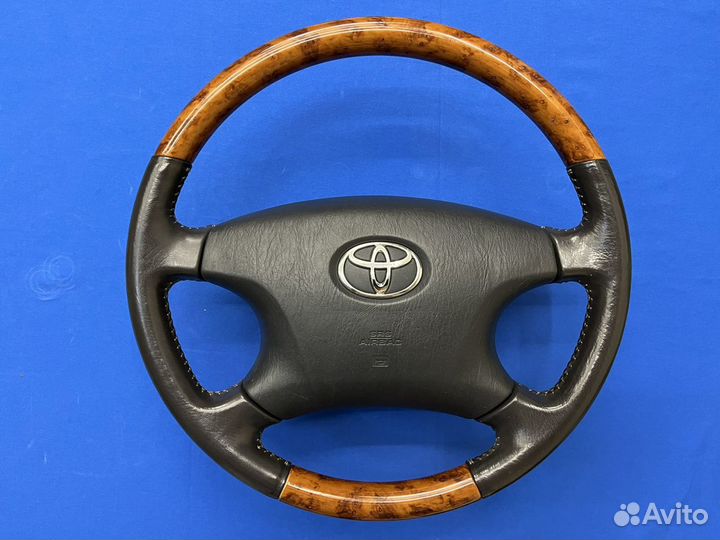 Оригинальный руль с косточкой под дерево Toyota