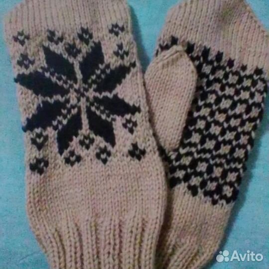 Пряду шерсть, вязаные носки