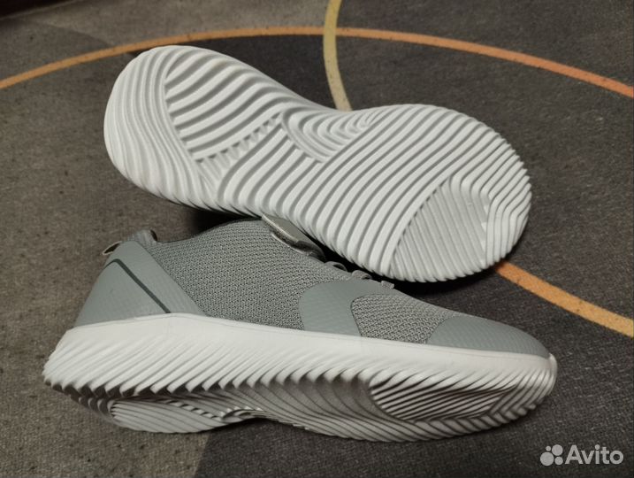 Новые кроссовки р.35 фирмы KDX на липучках