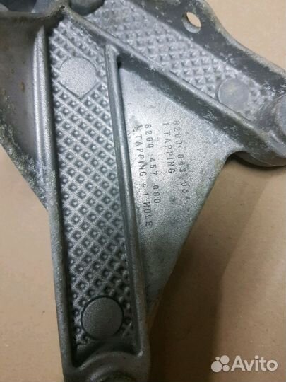 Кронштейн коробки передач Рено Логан