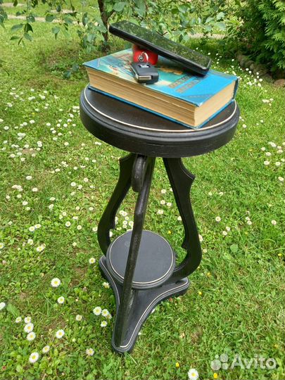 Подставка под цветы