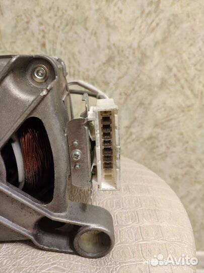 Двигататель стиральной машины Samsung F1043