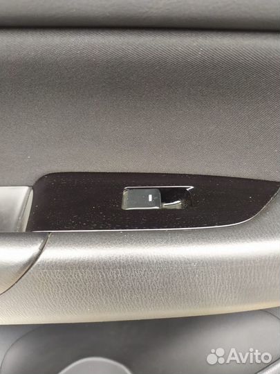 Кнопки стеклоподъемников Mazda CX 5 2017г. 2.0л