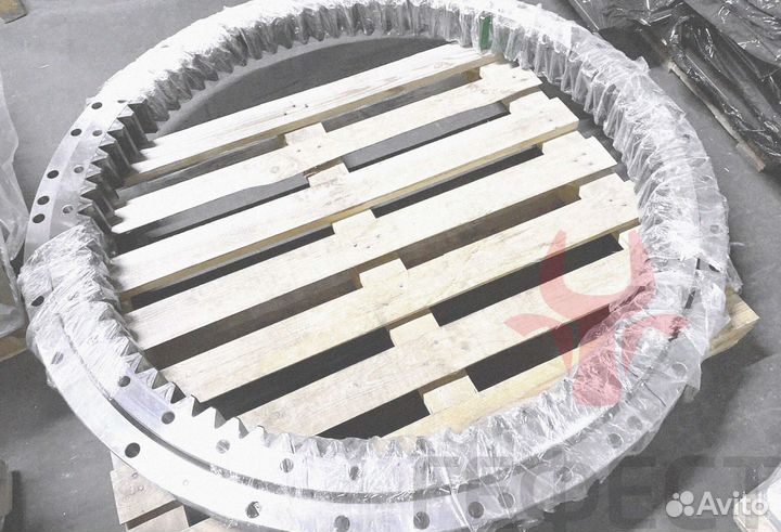 Поворотный круг Hitachi ZX280LCN-3 9245728